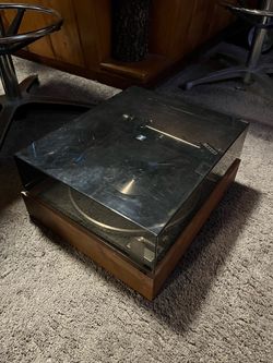 FREE - ‘70s Record Player