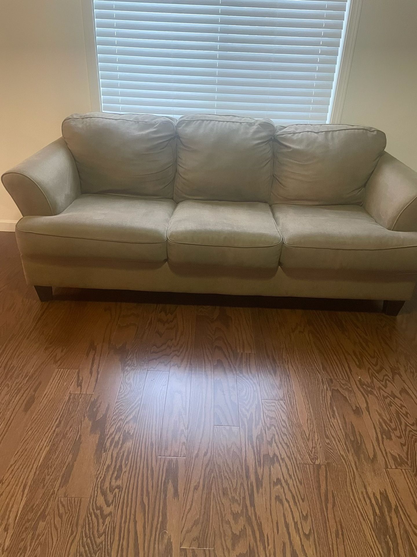 Beige/brown Couches 