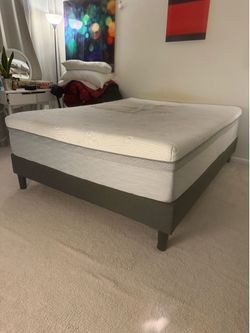 Sealy Posturepedic Queen Size Bed