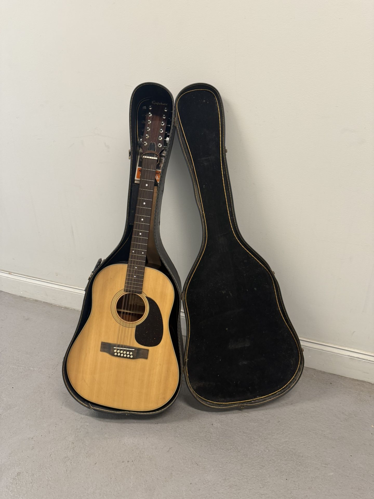 EPIPHONE PR-650-12 Acoustic Guitar with HARD CASE. MADE IN JAPAN (Good condition) PICK UP IN CORNELIUS