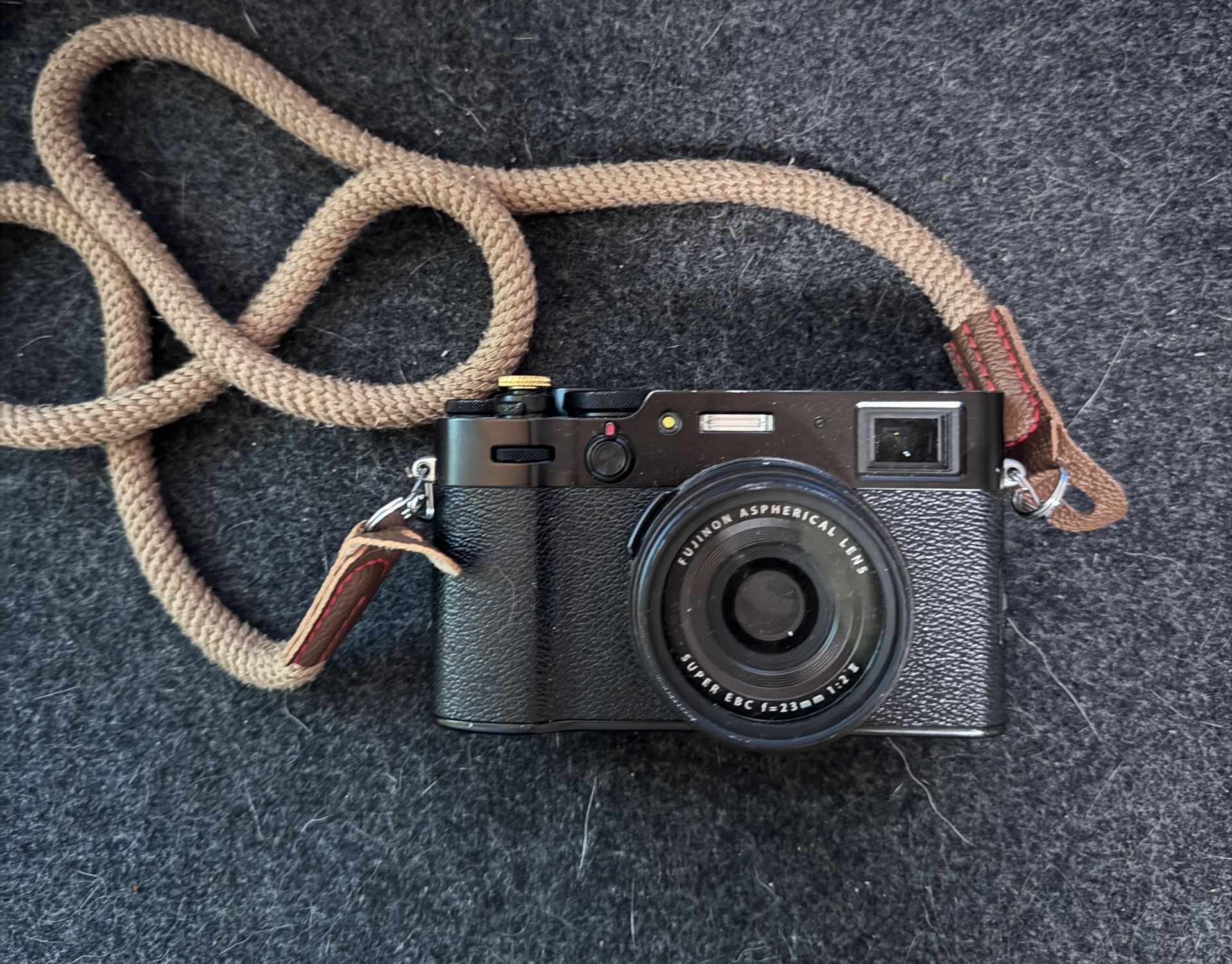 Fujifilm X100v