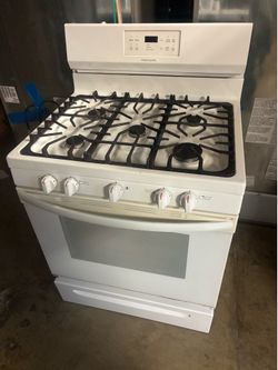 2025 Frigidaire 5 Burner Gas Stove