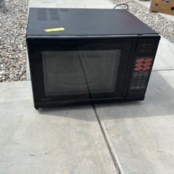 Convention Microwave 