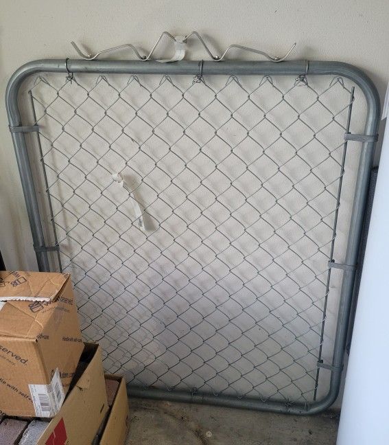 Gate Door - chainlink silver