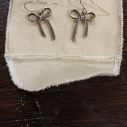 James avery bow earrings deals