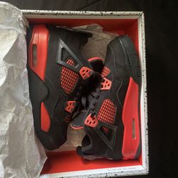 Jordan 4 