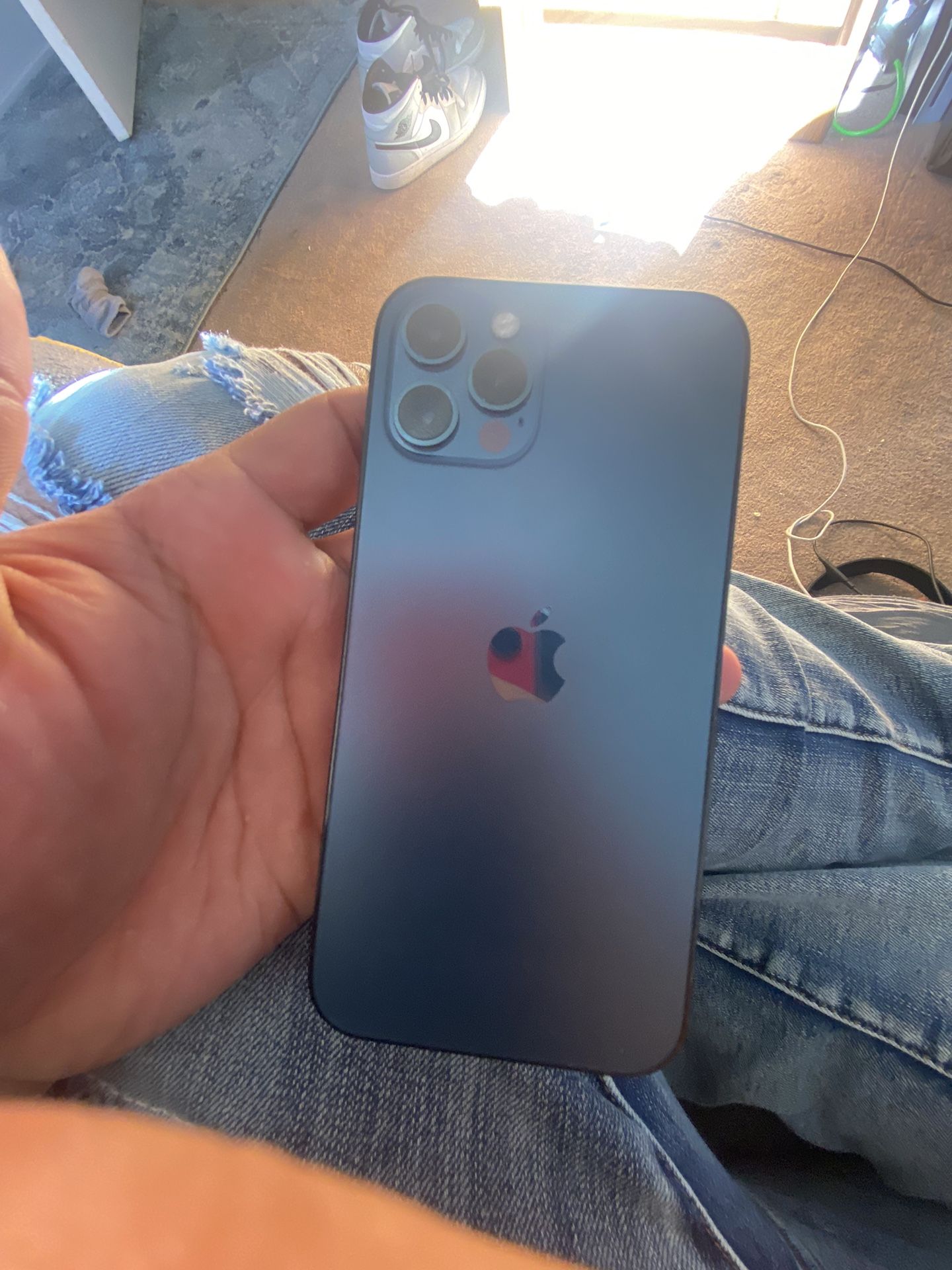 Iphone 12 Pro Icloud locked