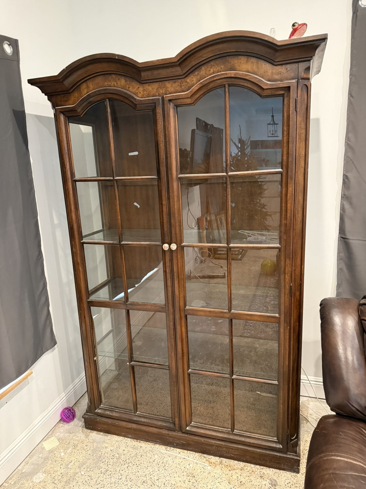 Real Wood China Cabinet with Lighting