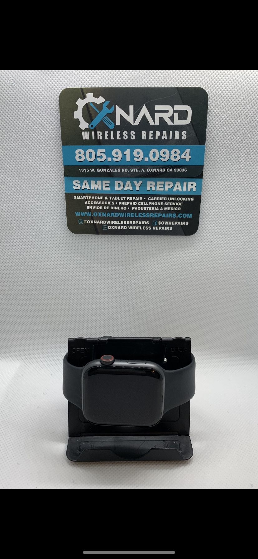 Apple Watch SE 44mm WIFI/GPS $300