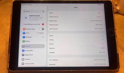 Apple iPad (9th generation) 64GB w/ case cover + screen protector. Excellent Condition!