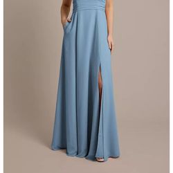 Beautiful Women’s Formal Gown/Dress - Size 10