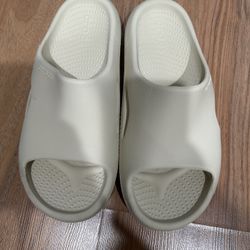 Crocs Mellow Slide Sandals Size M9 W11
