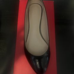 Kelly & Katie Flats Size 8