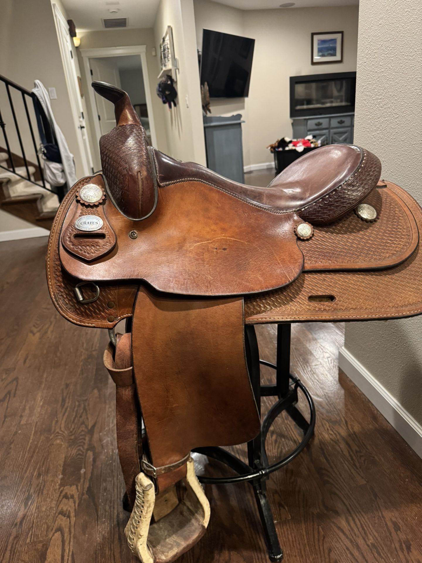 Crates Saddle 2160
