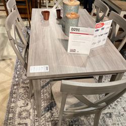 ParellenGray Dining Table And 4 Chair 
Ashley Furniture