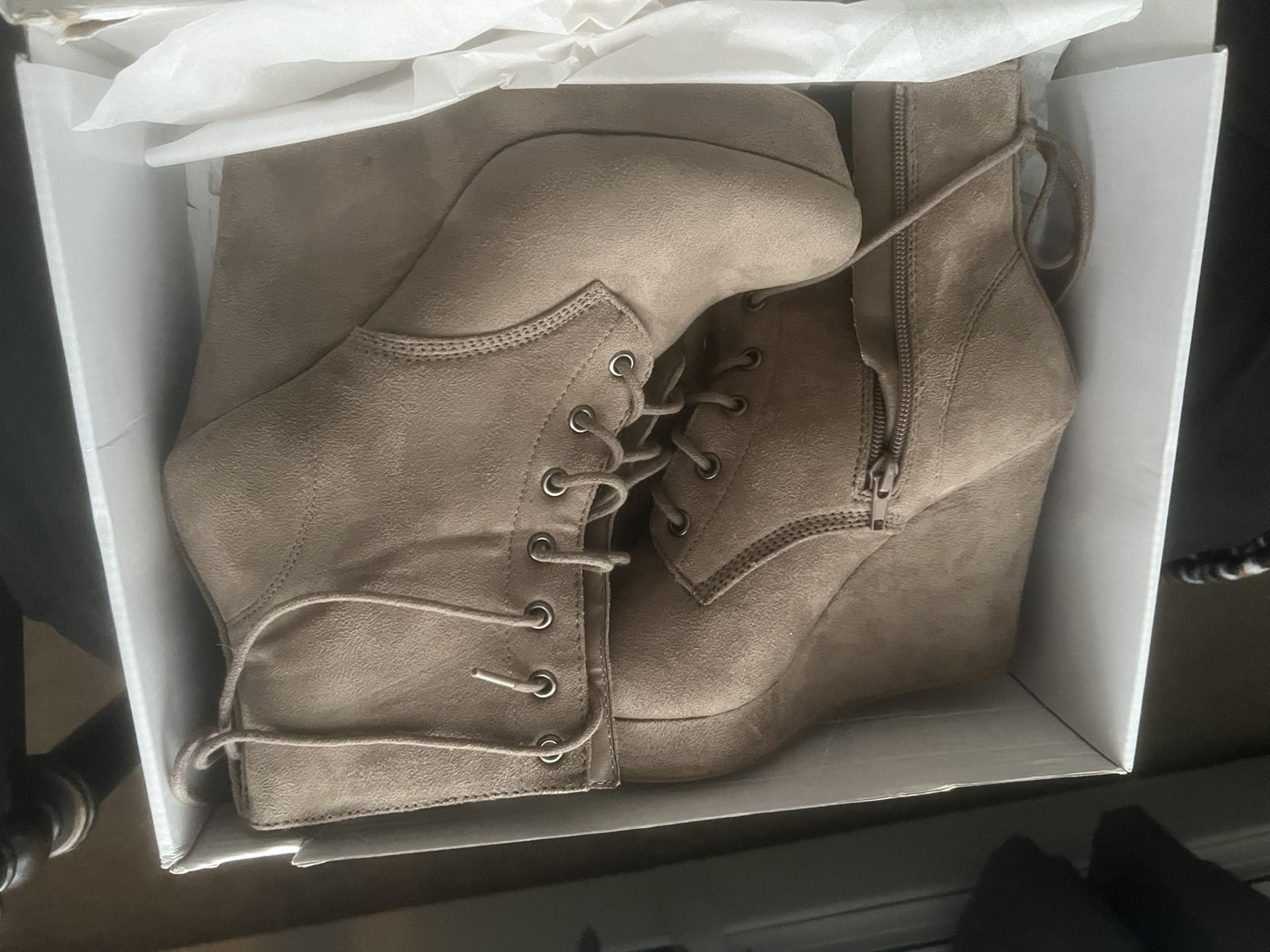 Women’s Gray/Tuape Bootie Wedges