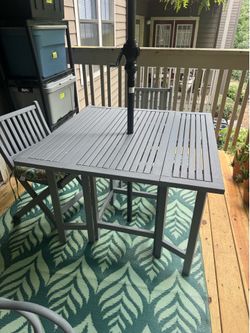 Wooden folding table with 4 folding chairs