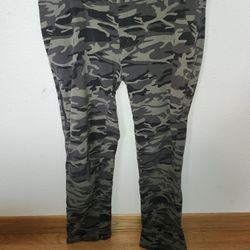 Columbia Camouflage Omni-Shield W SZ 10 Pants 