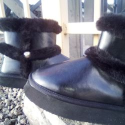 Women's Booties Size 8 Juicy Couture Black 
