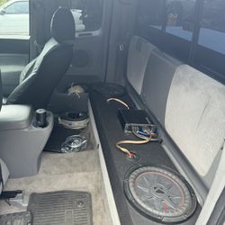 Kicker Subs With Amp 