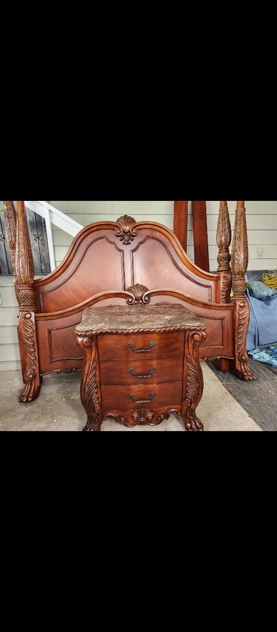 King Bed / With One Night Stand