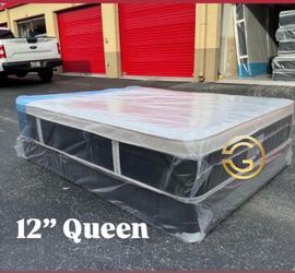 Brand New Queen Plush Pillow Top Set