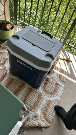 Igloo ice chest