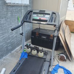 treadmill was working and stop dont know wats going on asking 80.00