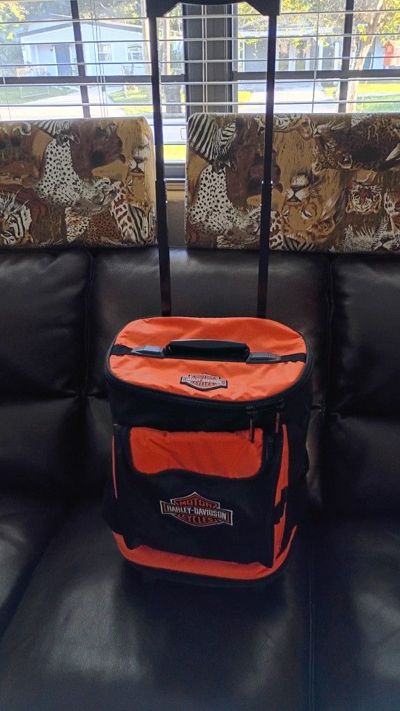 Harley Davidson Insulated Cooler & Back Pack In One -Over Wheels ! Like New Condition