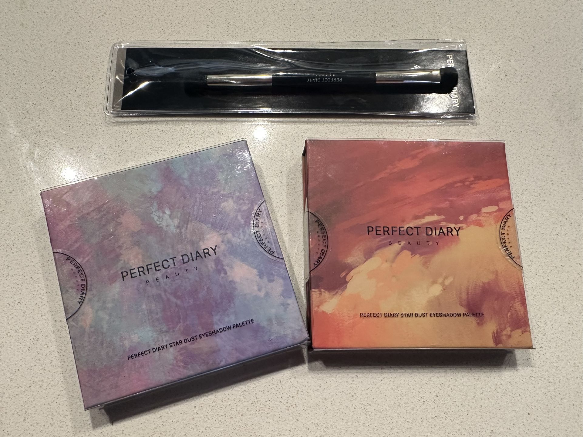 Perfect Diary Eyeshadow Palette x 2 + Eyeshadow brush (New)