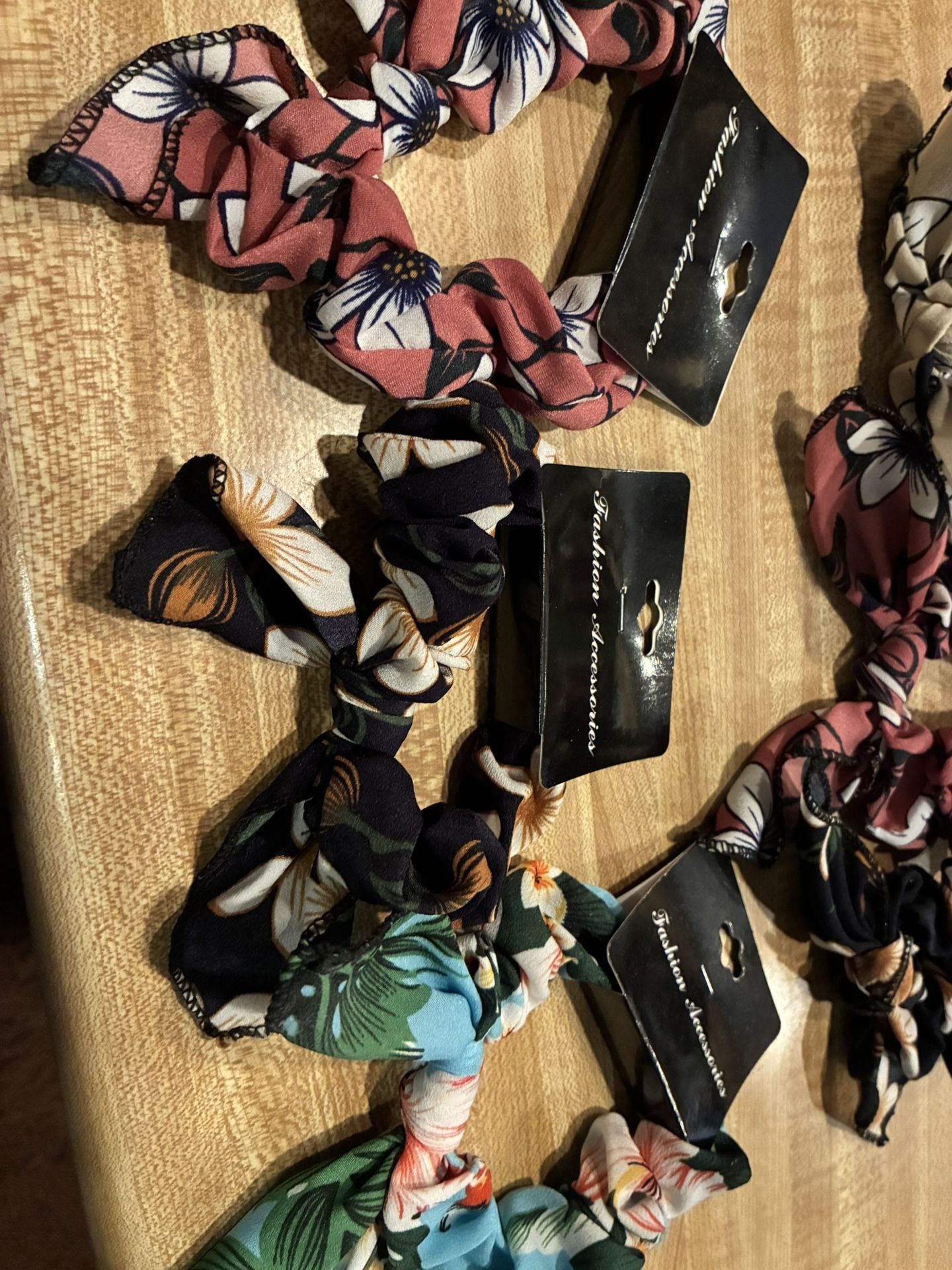 6 New Hair Scrunchies 