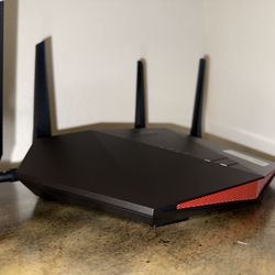 🔥For Sale: NETGEAR Nighthawk Pro Gaming Router XR1000 – Used (Like New)