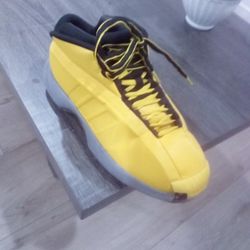 Kobe Adidas Shoes Size 9