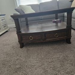 Coffee Table With two End Tables 