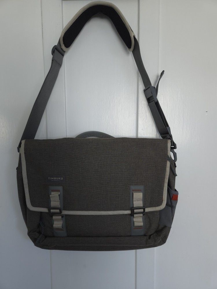 Timbuk 2 Command Laptop bag with cross strap
