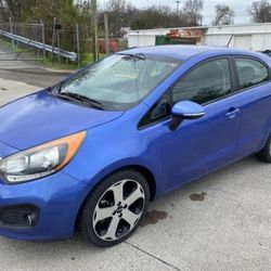 Selling 2013 Kia Rio5 $1500 OBO! 