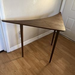 Boomerang Table 