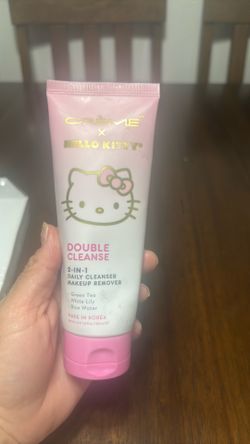 Crème Shop X Hello Kitty Double Cleanse 2-in-1 Daily Cleanser Makeup Remover