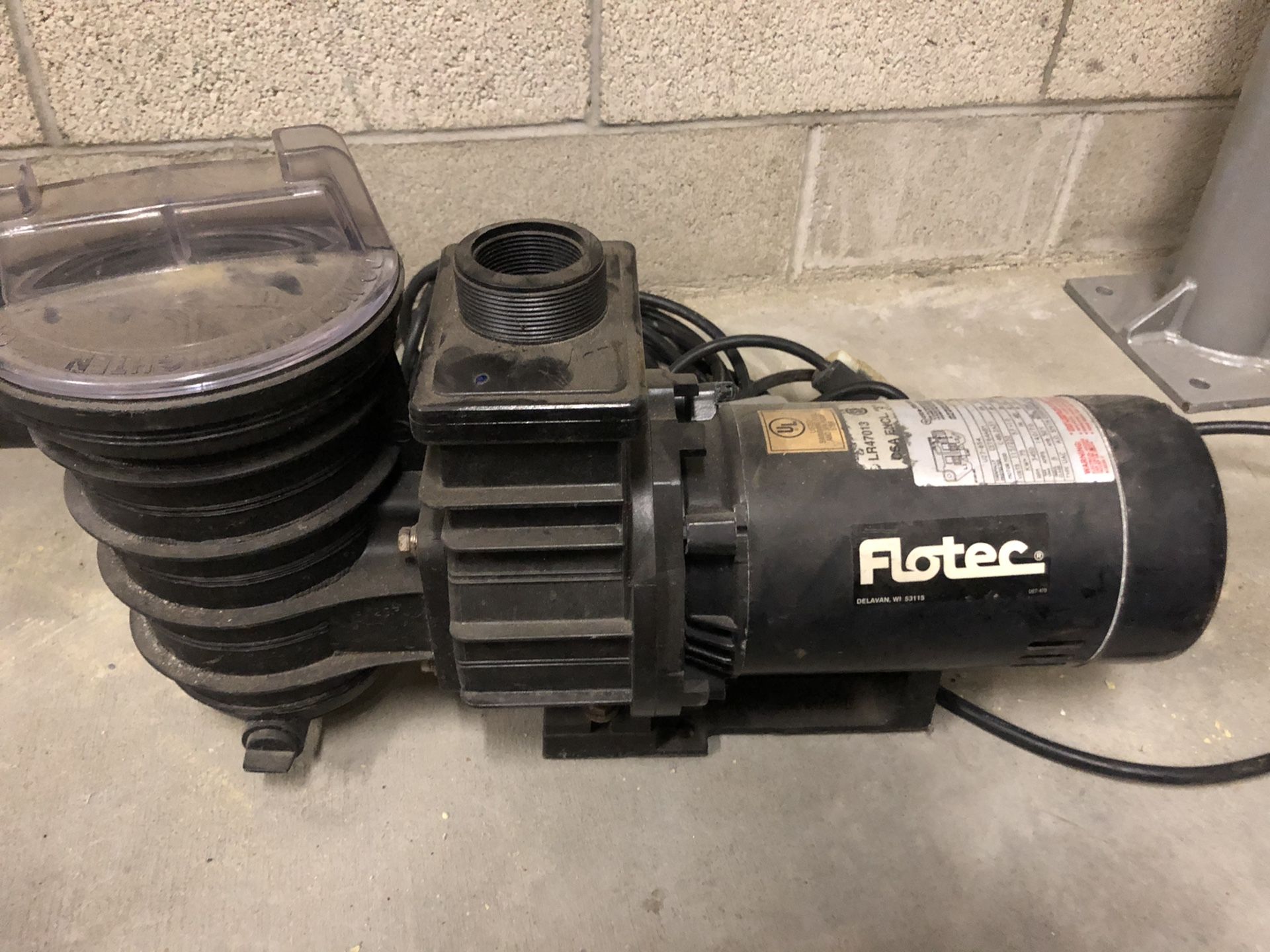 Flotec electric motor and strainer