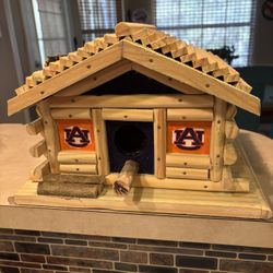 New Handmade Auburn Log Cabin Birdhouse With Chimney 