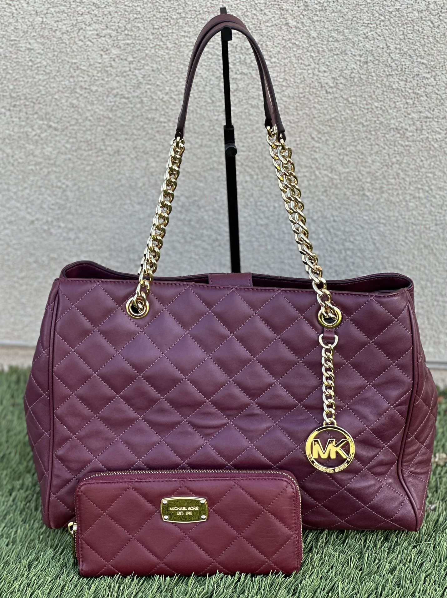 Michael Kors Susannah Bag with wallet, Firm Price/Precio firme