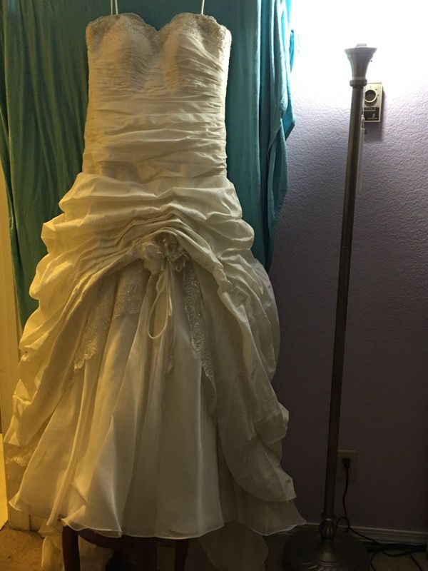 Spaghetti straps wedding dress
