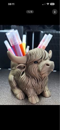 3D Printed Highland Cow Pen Holder