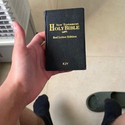 New Testament Holy Bible (red Letter Edition)
