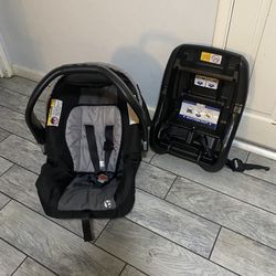 Baby Trend DLX Infant Car seat With 2 bases