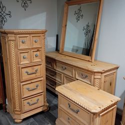 Pulaski Furniture Corp Bedroom Set Vintage 