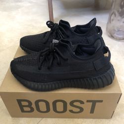 Yeezy Boost 350 V2 Onyx - Size 5.5