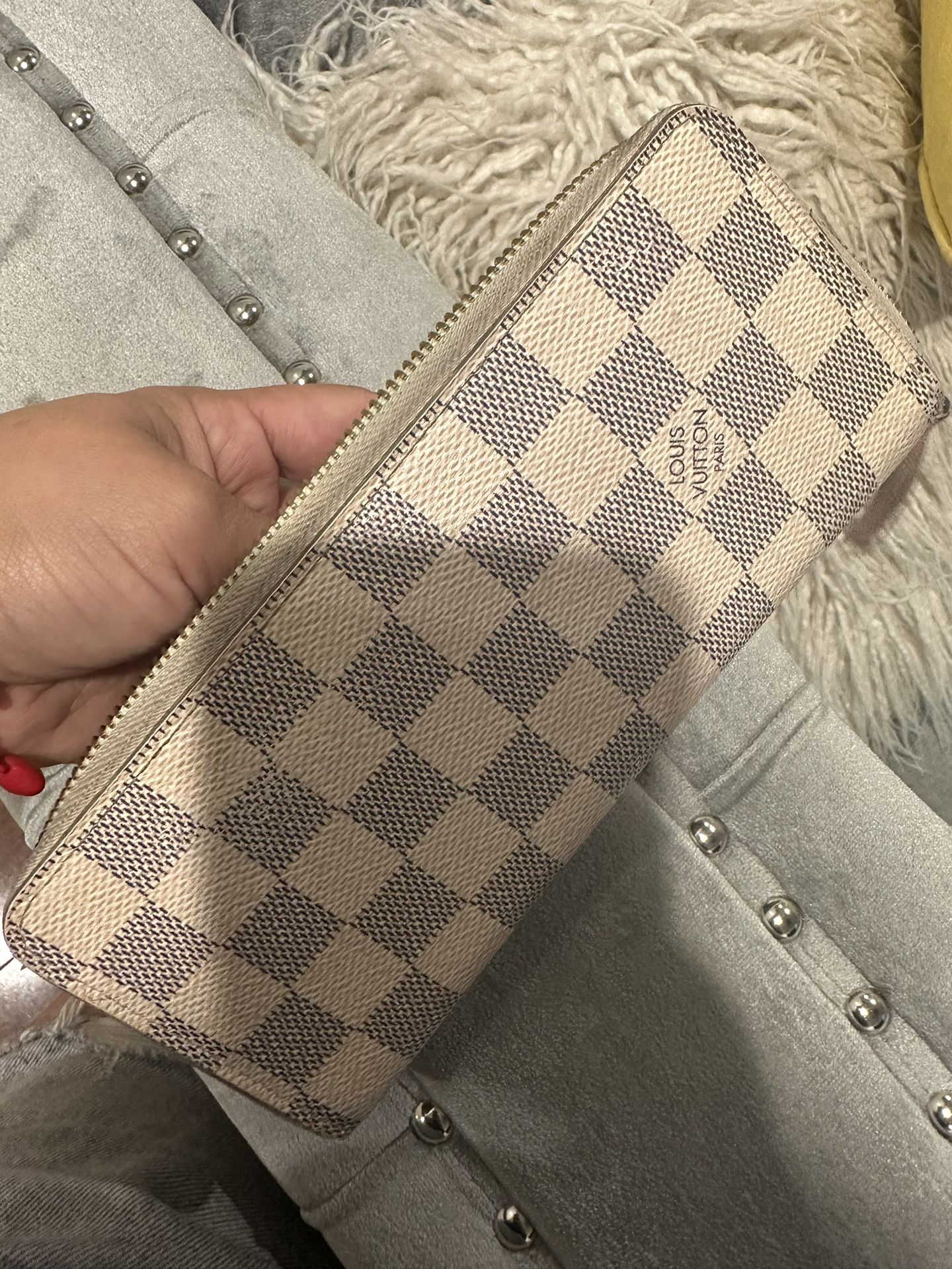 Louis Vuitton Busines Card Envelope for Sale in Chula Vista, CA - OfferUp