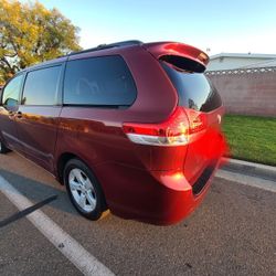 Toyota Sienna 