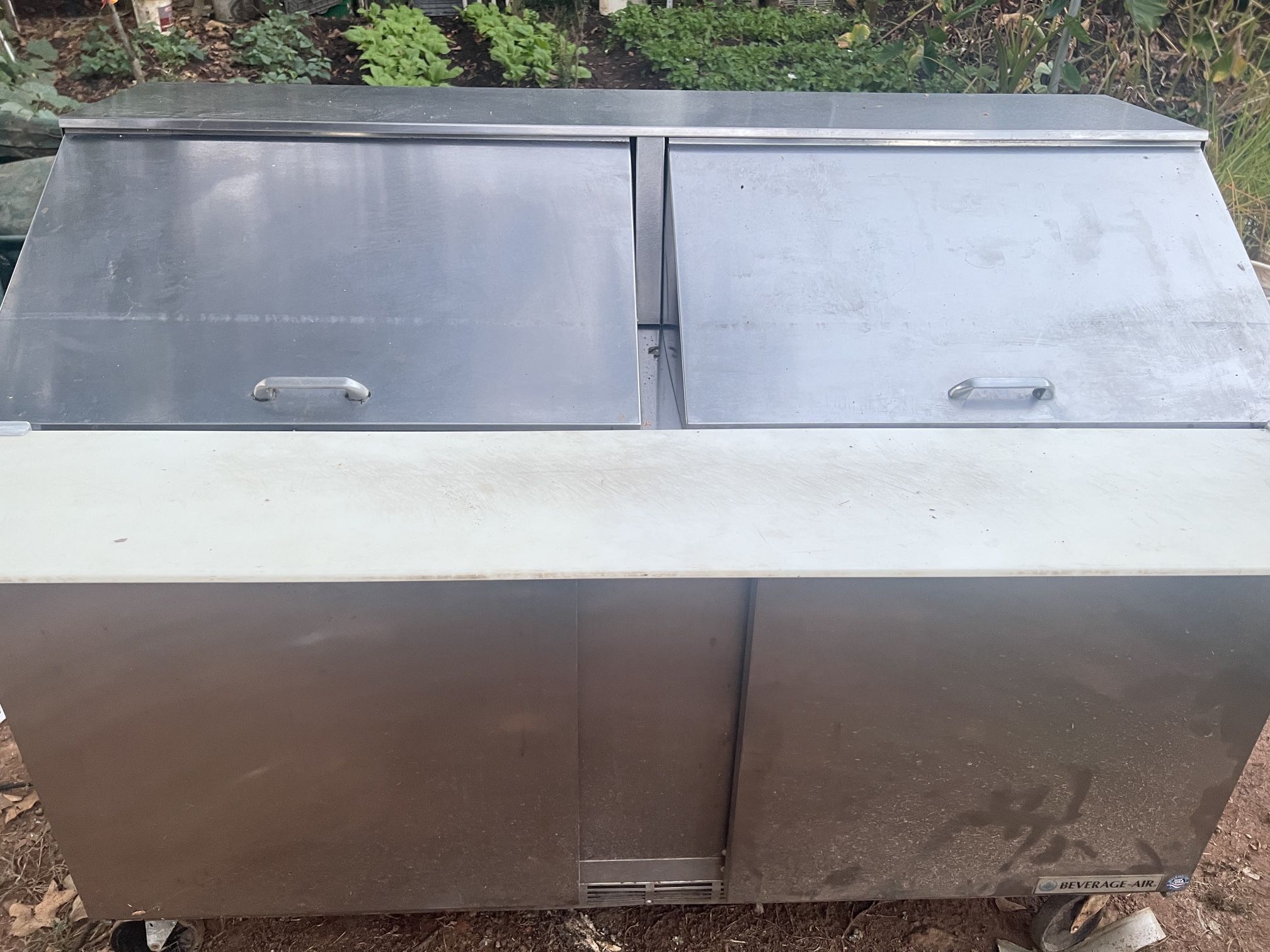 Beverage Air Spe60hc-24m 60" 2 Door Mega Top Refrigerated Sandwich